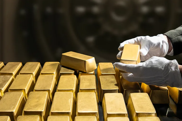 现货黄金市场回顾与前景展望：投资者应关注的关键因素