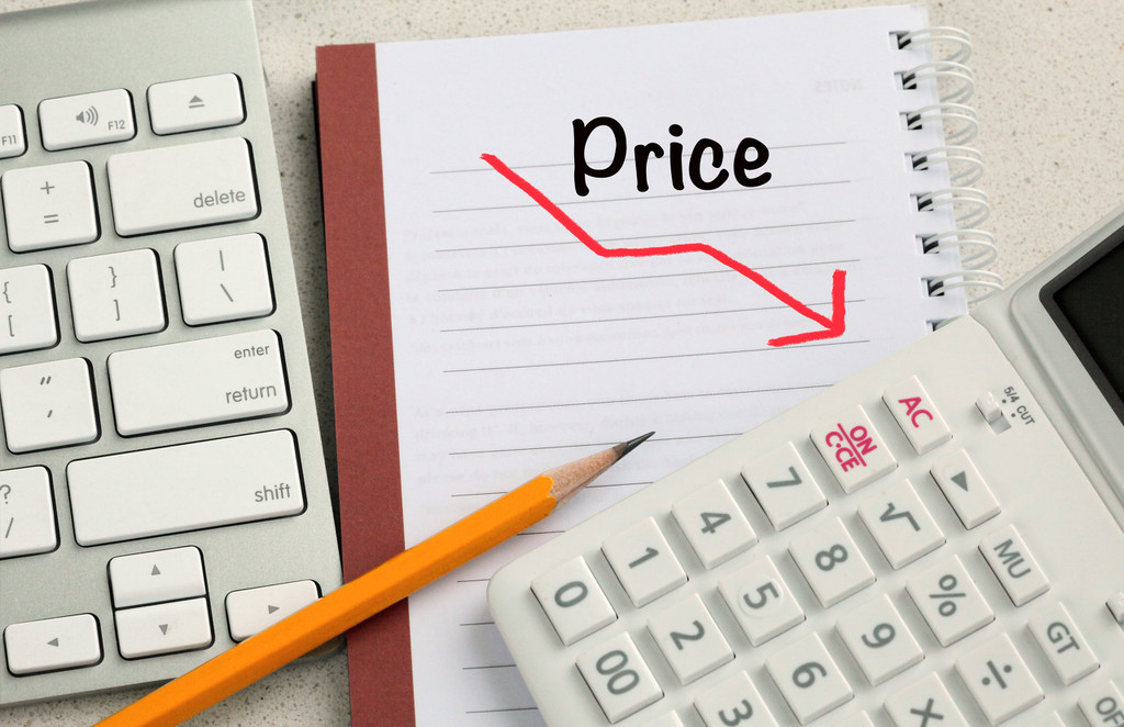 黄金价格的波动原因是什么？如何应对这种价格波动？