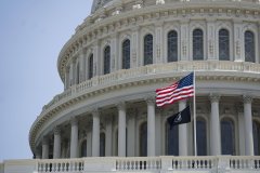 美政府停摆危机惊险化解 参院通过临时拨款法案引党内分裂