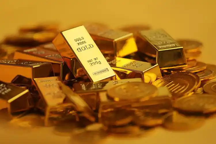 地缘政治与关税交织，金银晚盘投资策略
