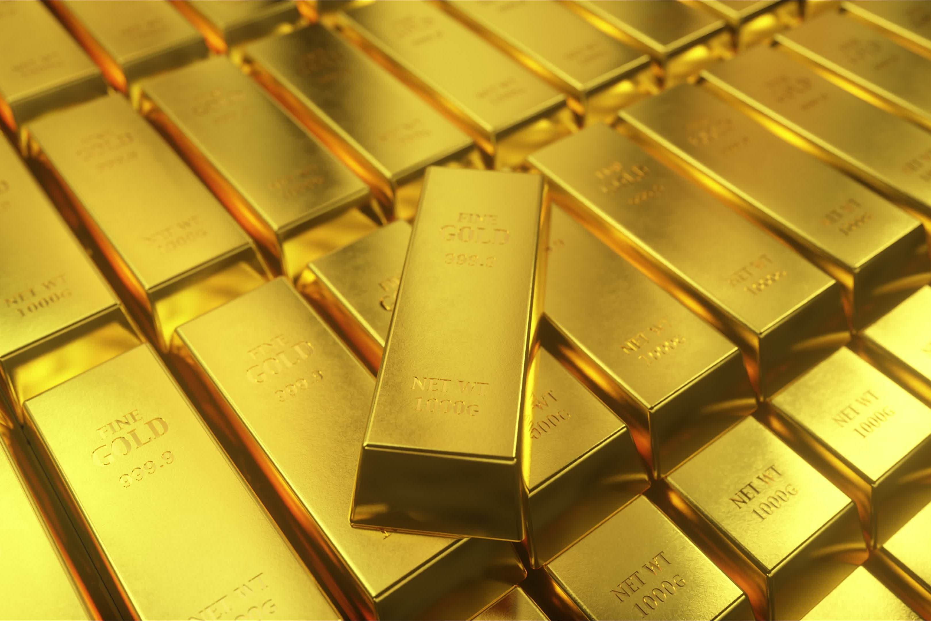 黄金1小时布林带开口向下，金价运行下轨附近，短期空头主导